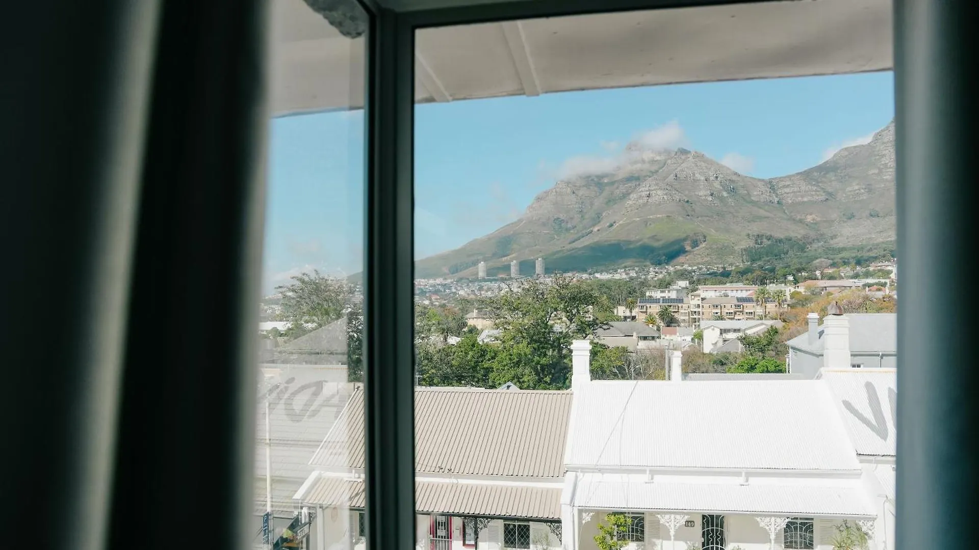 Curiocity Kloof Street Cape Town 0*,