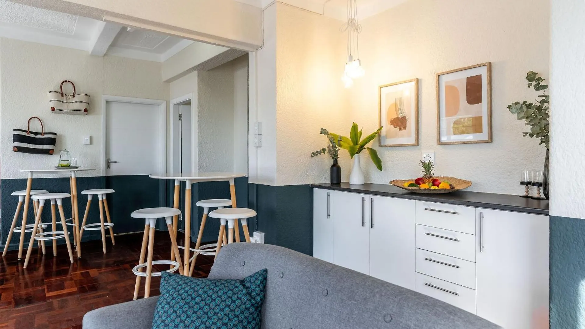 Curiocity Kloof Street Cape Town Hostel